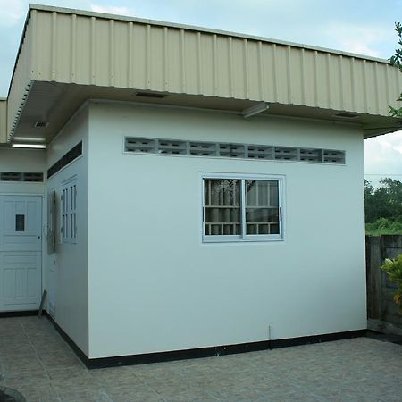 Chalet Anna'S Pavalesto Landsboerderij Luaran gambar